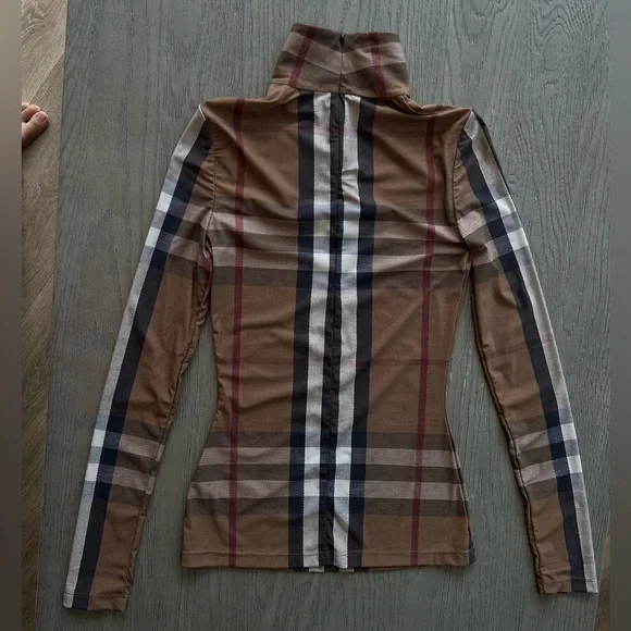 Burberry Top - Picture 5 of 10
